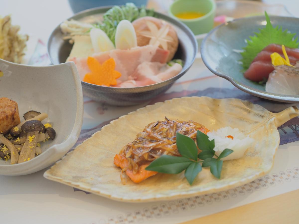 霜月山野膳(しもつきやまのぜん)